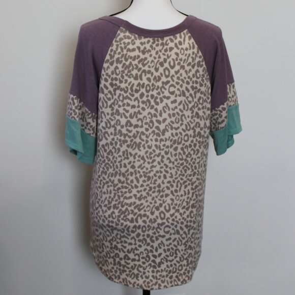 Oddy Short Sleeve Animal Print Top Size Small - Picture 5 of 8